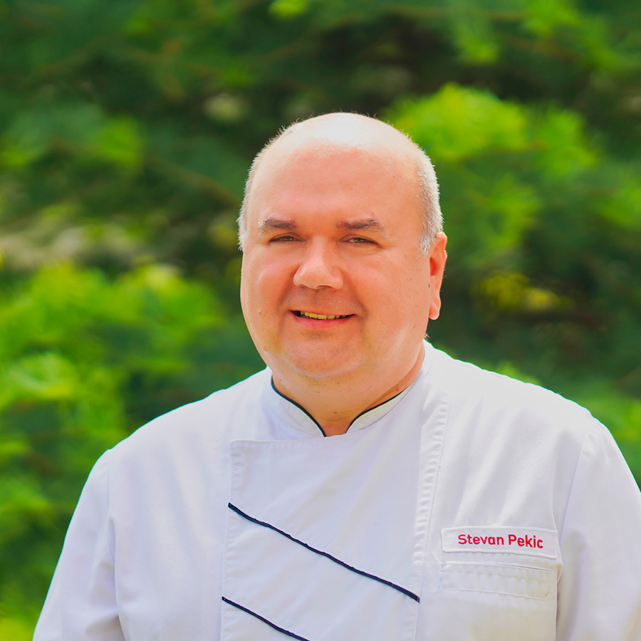 Das Foto zeigt den Mitarbeiter des Maria Stadler Haus namens Stevan Pekic.